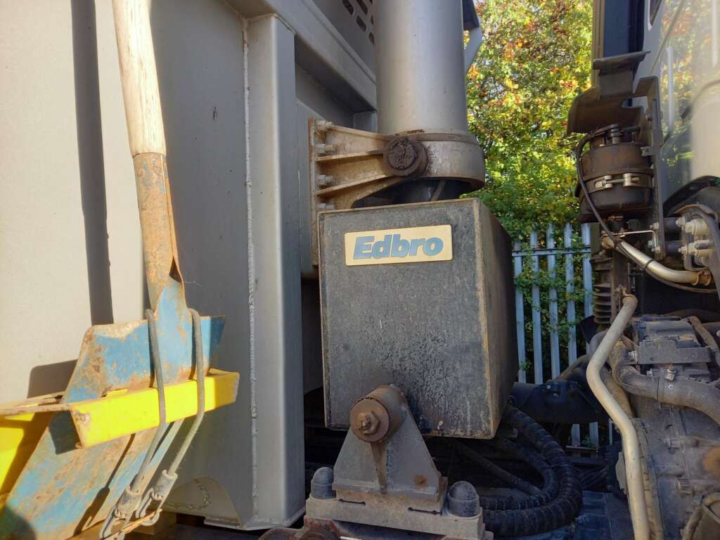 Iveco X-WAY AD360X42Z 8X4 TIPPER