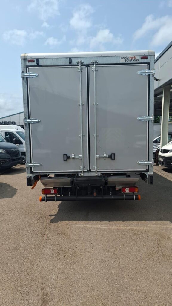 Iveco Daily 72C18H Curtain-Sider & Tail-Lift
