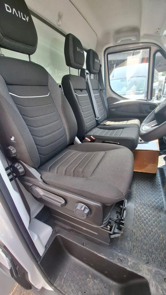 Iveco Daily 72C18H Curtain-Sider & Tail-Lift