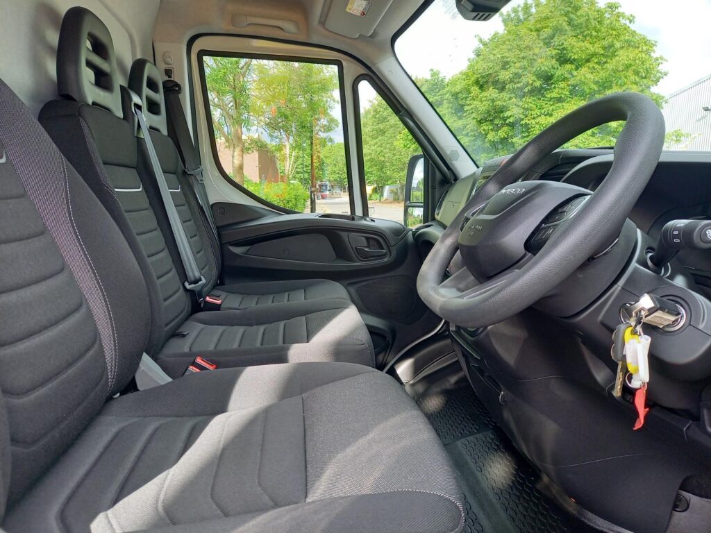 Iveco Daily 70C18 180Hp Hi Matic Box & Taillift