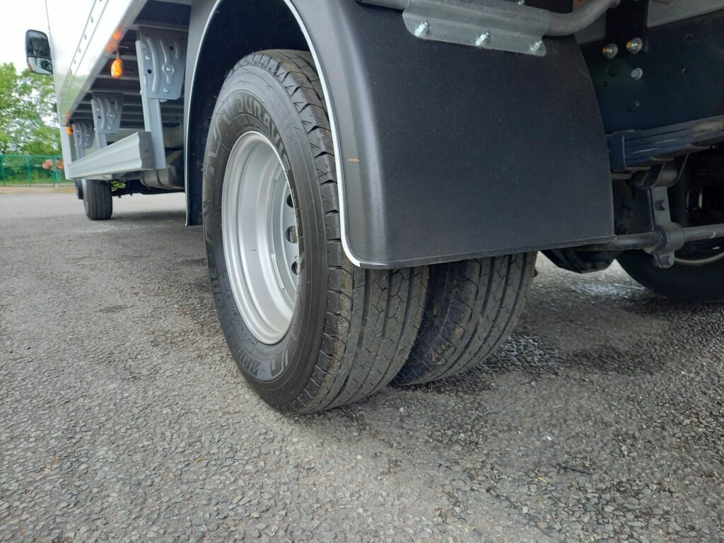 Iveco Daily 70C18 180Hp Hi Matic Box & Taillift
