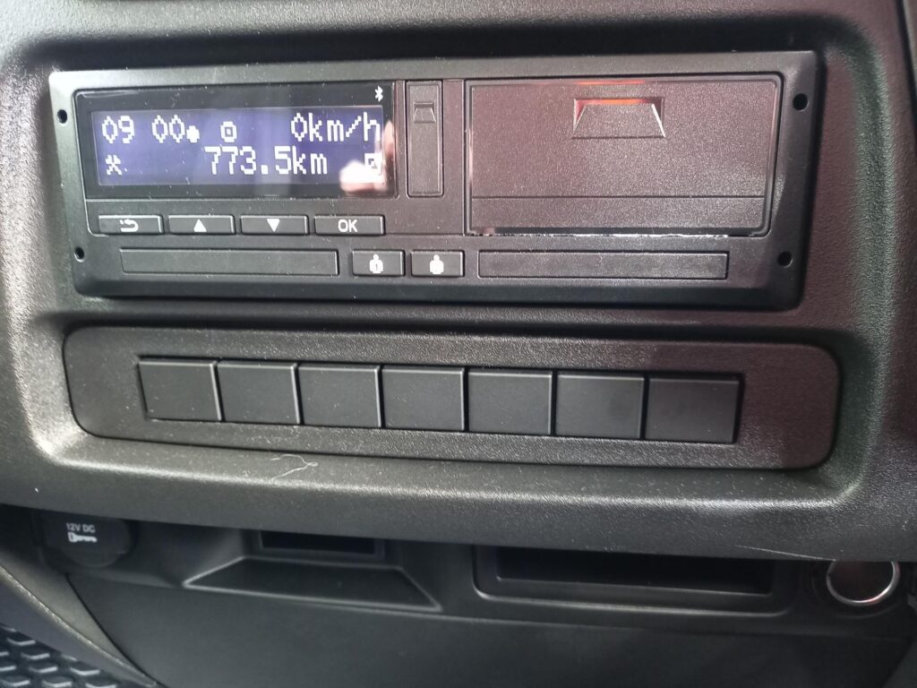 Iveco Daily 70C18 180Hp Hi Matic Box & Taillift
