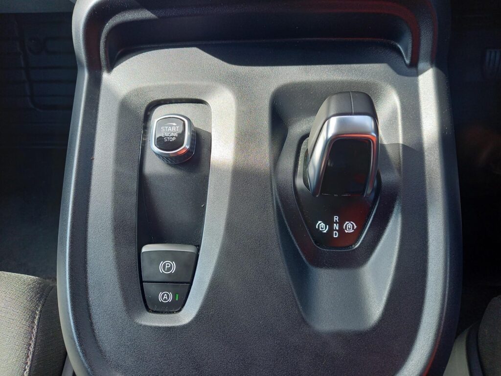 LEVC VN5 31kWh Business Auto Euro 6 5dr (Range Extender)
