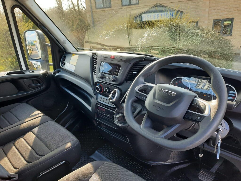 Iveco Daily 70C18 180HP 6.1 MTR DROPSIDE