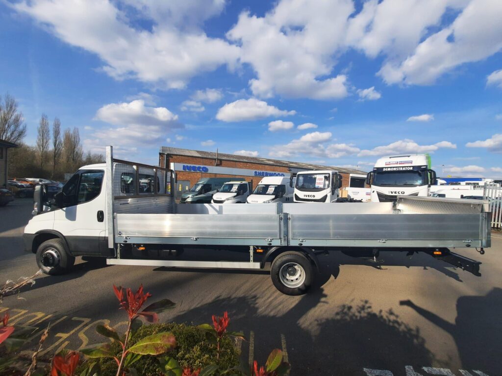 Iveco Daily 70C18 180HP 6.1 MTR DROPSIDE
