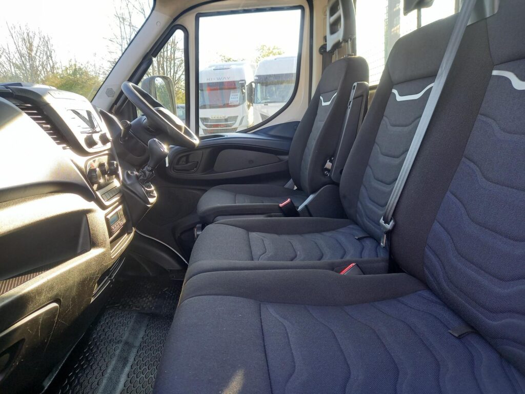 Iveco Daily 70C18 180HP 20FT DROPSIDE