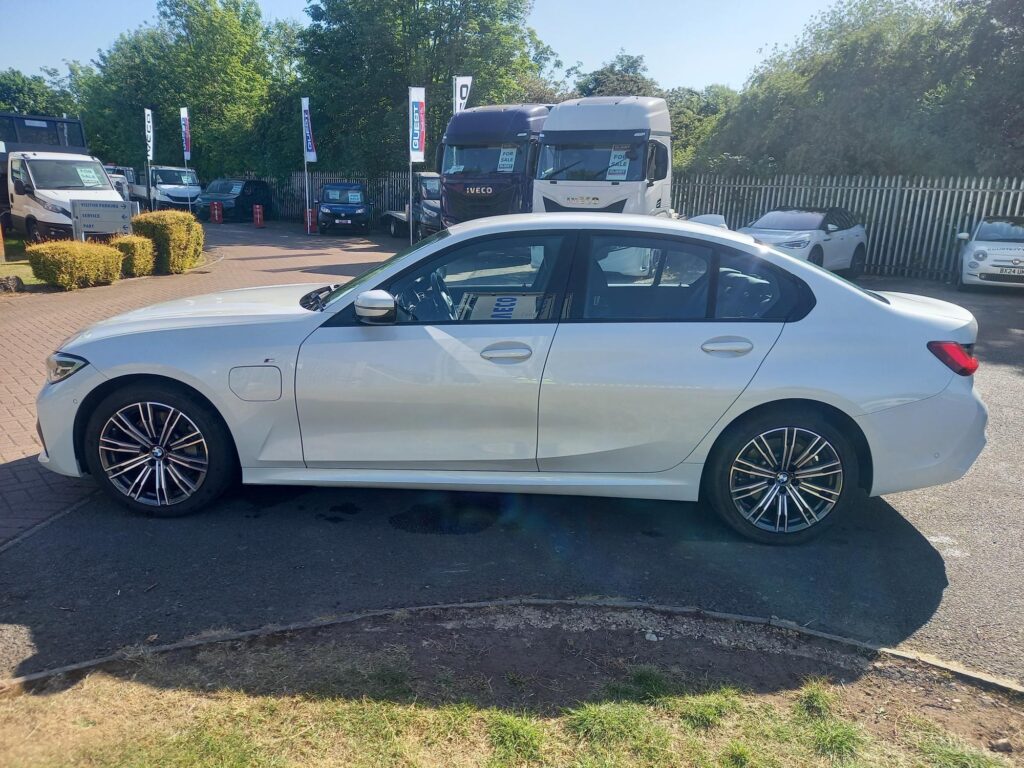 BMW 3 Series 2.0 330e 12kWh M Sport Auto Euro 6 (s/s) 4dr