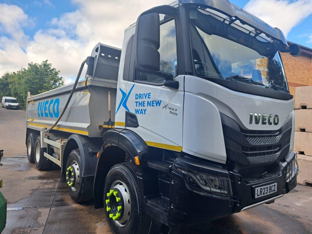 Iveco X-WAY AD360X42Z 8X4 TIPPER