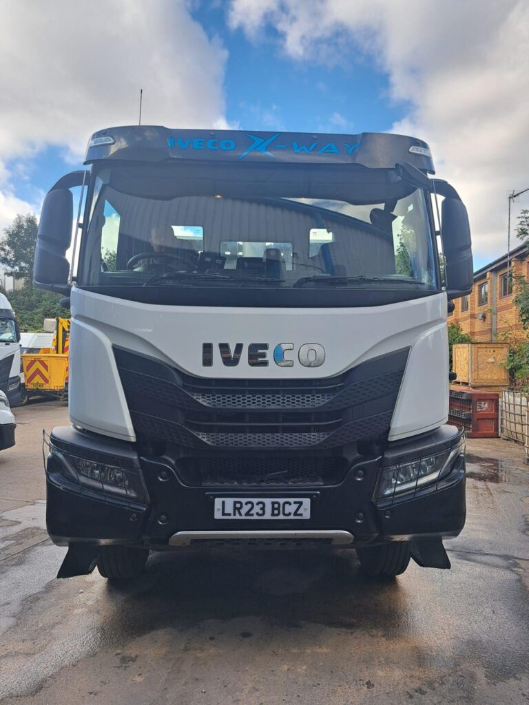 Iveco X-WAY AD360X42Z 8X4 TIPPER