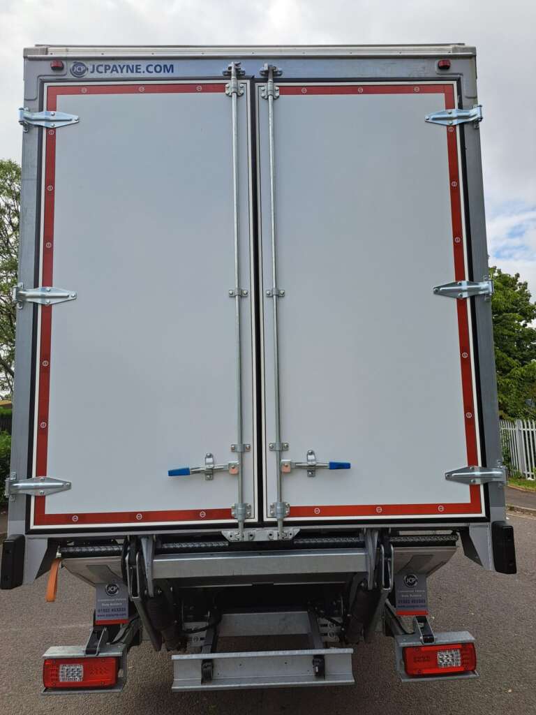 IVECO S-WAY AT260S42Y/PS CURTAINSIDER