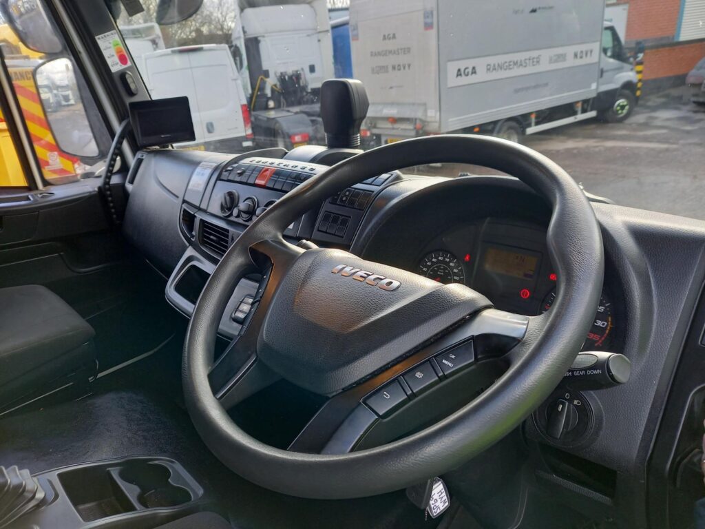 Iveco Eurocargo ML18E25 250HP 28FT BOX & TAILLIFT