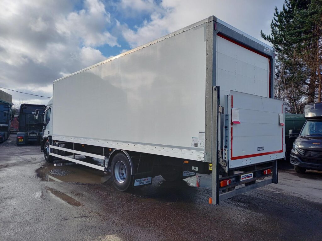 Iveco Eurocargo ML18E25 250HP 28FT BOX & TAILLIFT