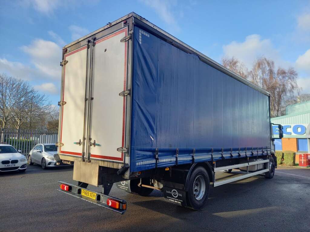 IVECO EUROCARGO ML18E25 250HP 26FT CURTAINSIDE