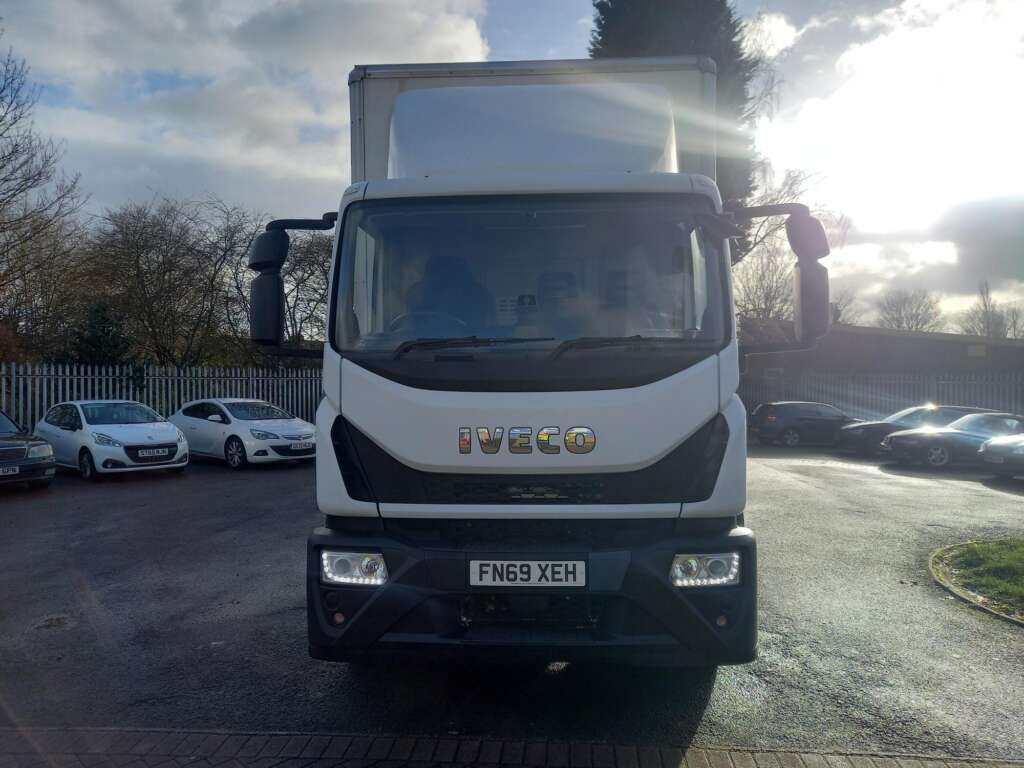 IVECO EUROCARGO ML18E25 250HP 26FT CURTAINSIDE