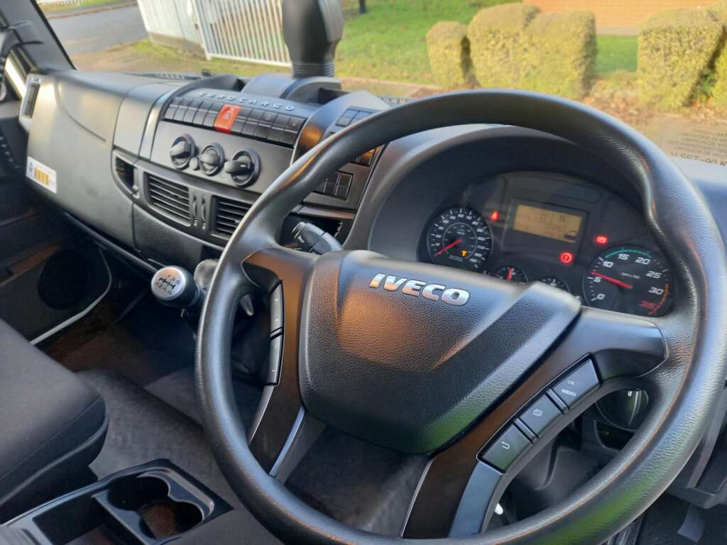 IVECO EUROCARGO ML18E25 250HP 26FT CURTAINSIDE