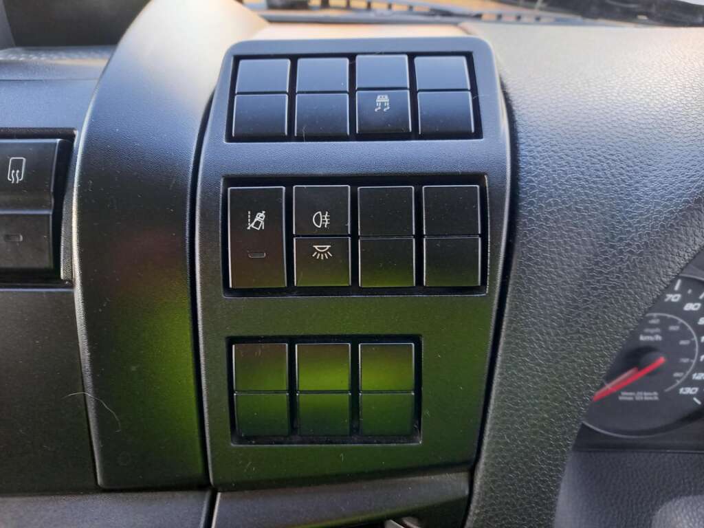 IVECO EUROCARGO ML18E25 250HP 26FT CURTAINSIDE