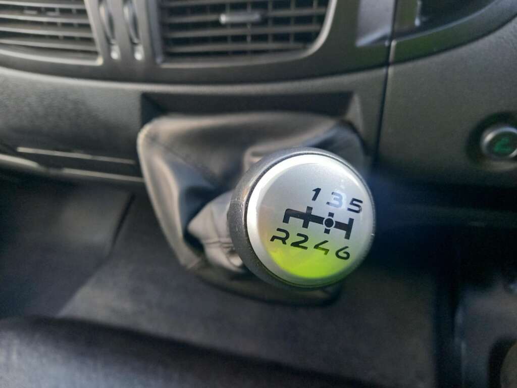 IVECO EUROCARGO ML18E25 250HP 26FT CURTAINSIDE