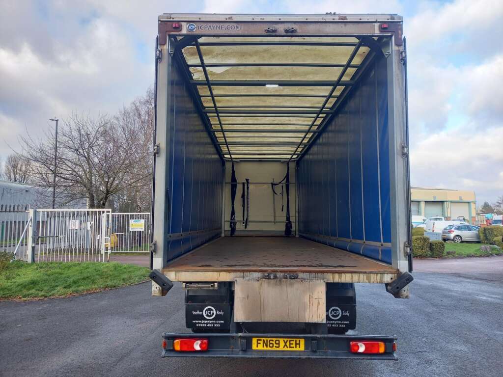 IVECO EUROCARGO ML18E25 250HP 26FT CURTAINSIDE