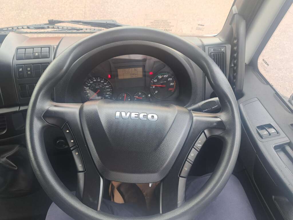 IVECO EUROCARGO ML18E25 250HP 26FT CURTAINSIDE