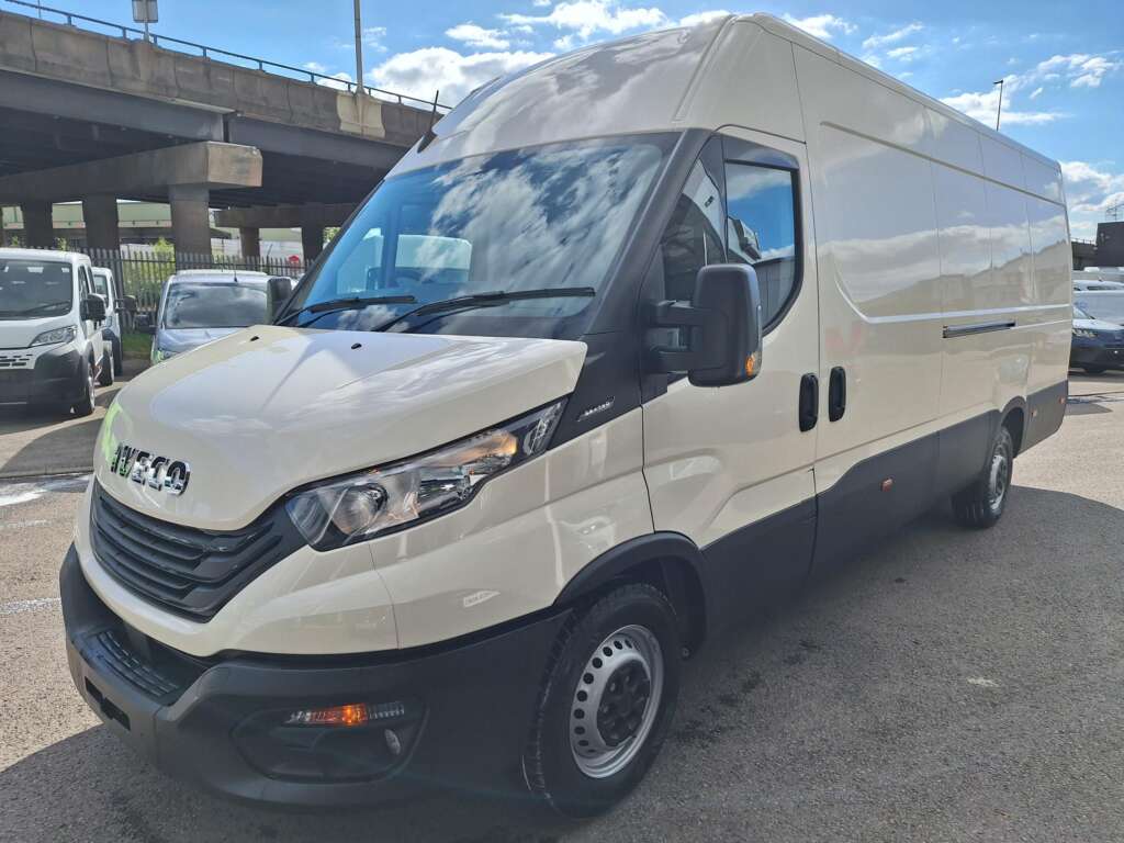 Iveco Daily MY22 35S14V 10cum Van
