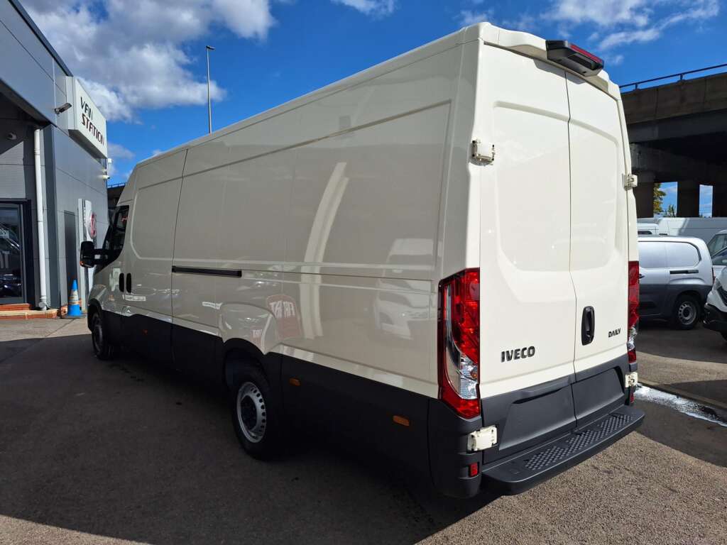 Iveco Daily MY22 35S14V 10cum Van
