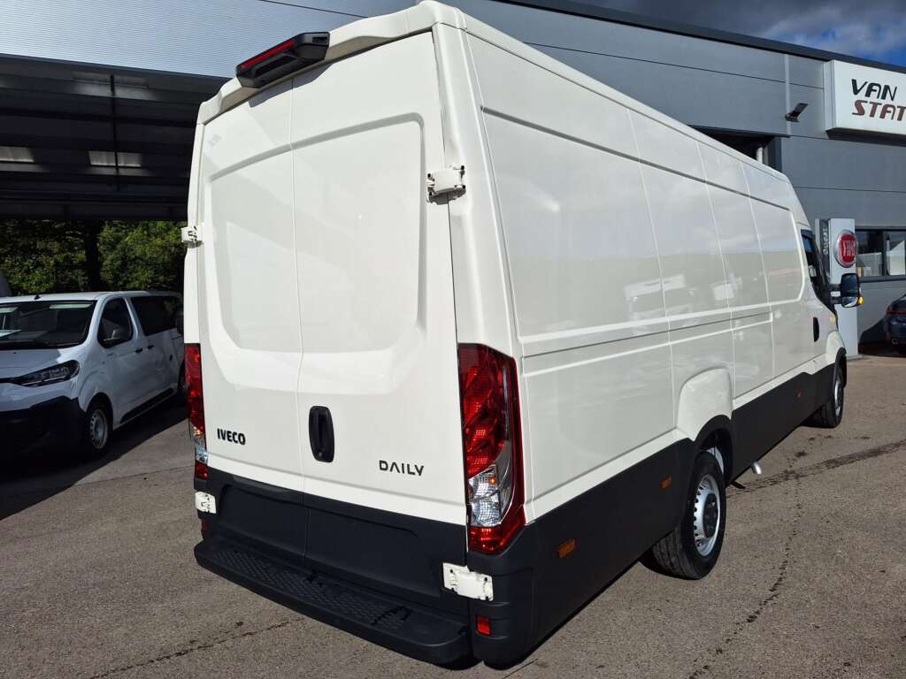 Iveco Daily MY22 35S14V 10cum Van