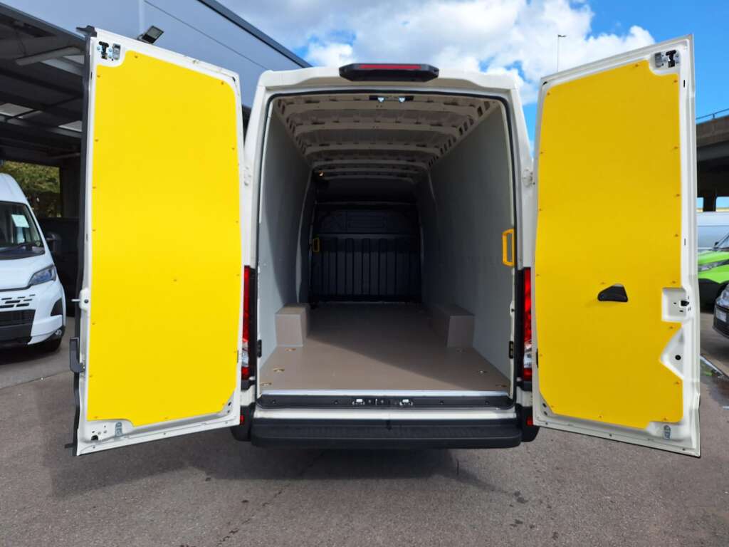 Iveco Daily MY22 35S14V 10cum Van