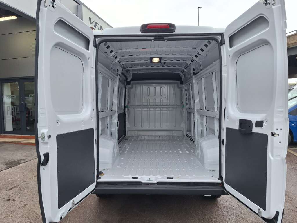 Fiat E-Ducato 42 79kWh eTecnico E-Ducato 42 WB Auto MWB High Roof 5dr (11kW Charger)