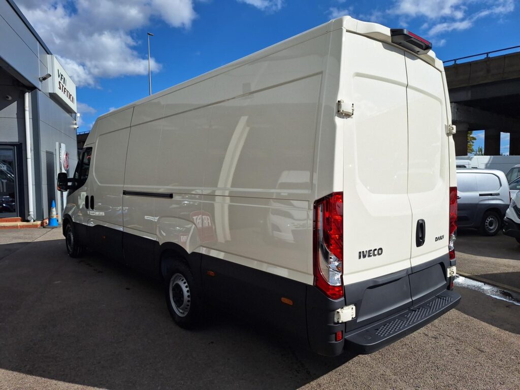 Iveco Daily 2.3D HPI 14V Business 35S 4100 LWB H2 Euro 6 (s/s) 5dr