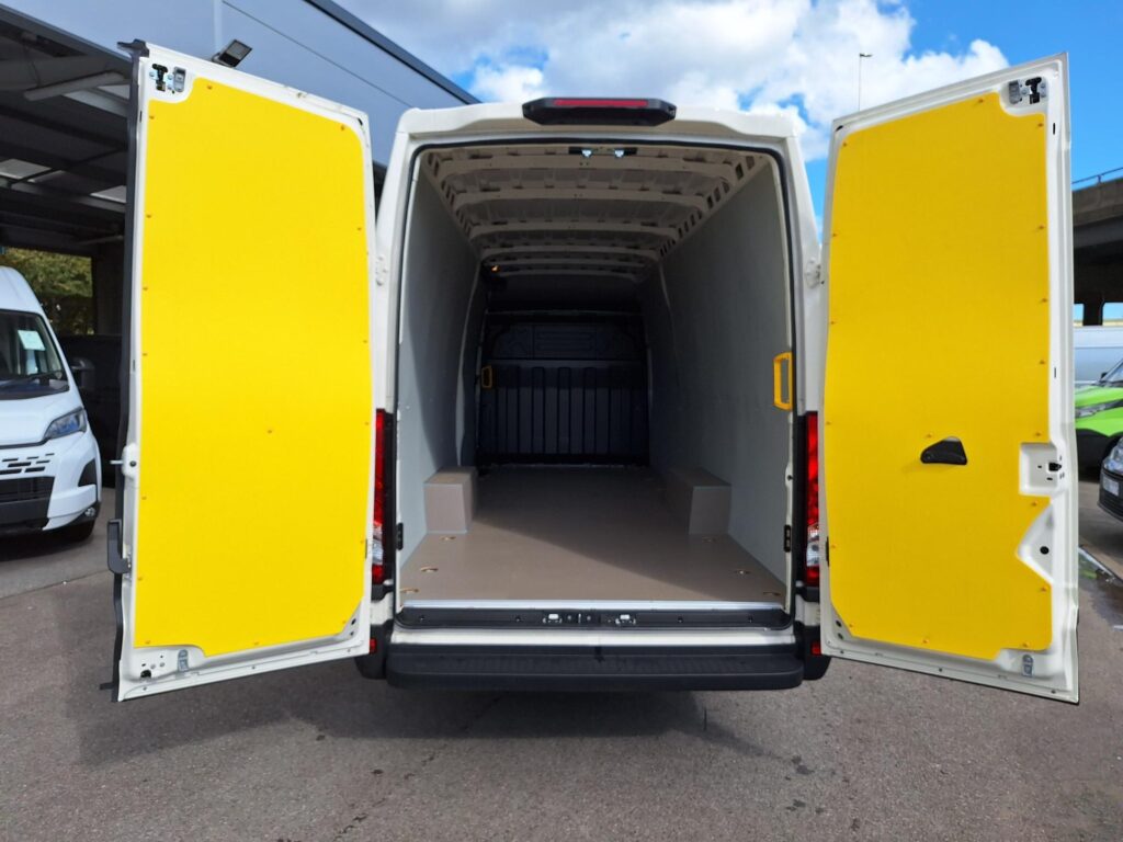 Iveco Daily 2.3D HPI 14V Business 35S 4100 LWB H2 Euro 6 (s/s) 5dr