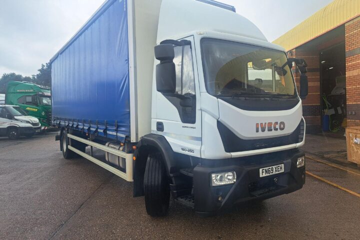 Our used Iveco Daily ML18E25 26FT CURTAINSIDE, available from Guest Truck and Van Coventry, for only £19,995+VAT. LOW MILEAGE.