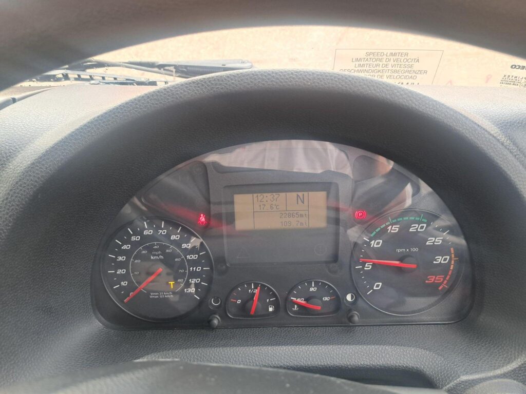 Iveco Daily ML18E25 26FT CURTAINSIDE