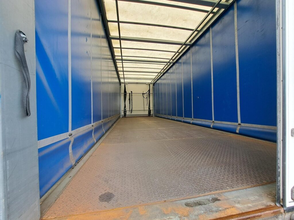 Iveco Daily ML18E25 26FT CURTAINSIDE