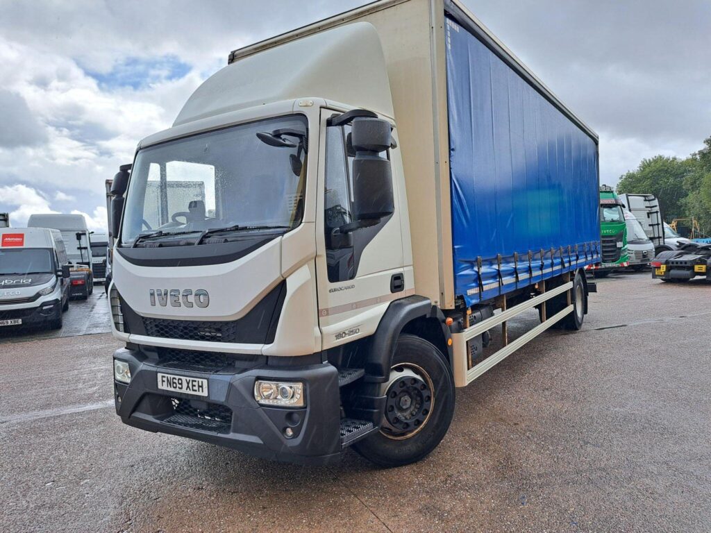 Iveco Daily ML18E25 26FT CURTAINSIDE
