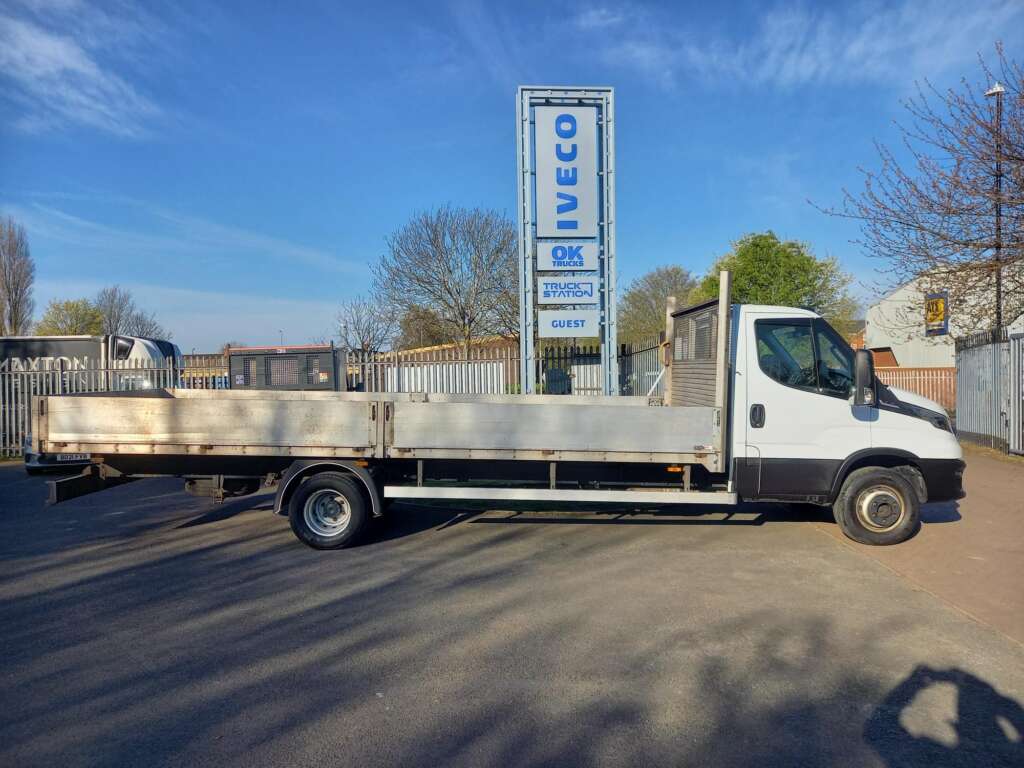 IVECO DAILY 70C18 180HP 6.1 MTR DROPSIDE