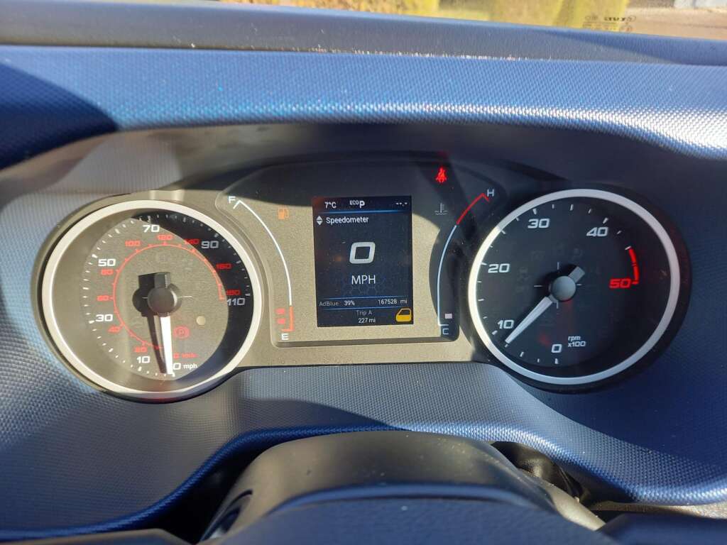 IVECO DAILY 70C18 180HP 6.1 MTR DROPSIDE