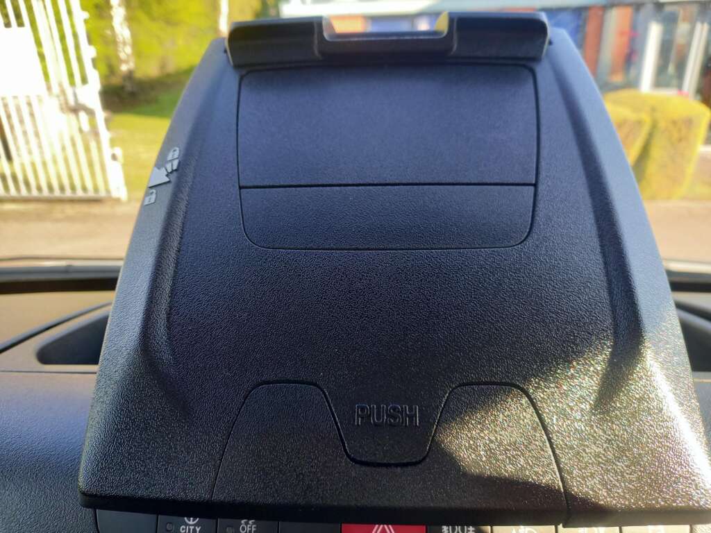 IVECO DAILY 70C18 180HP 6.1 MTR DROPSIDE