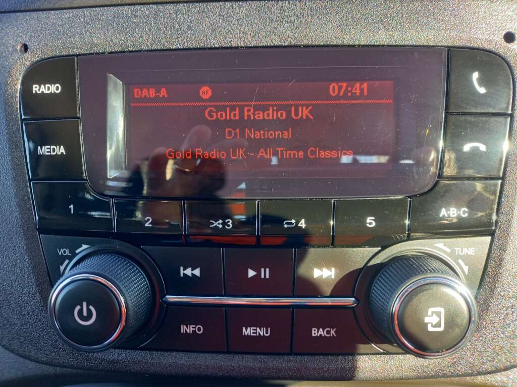 IVECO DAILY 70C18 180HP 6.1 MTR DROPSIDE