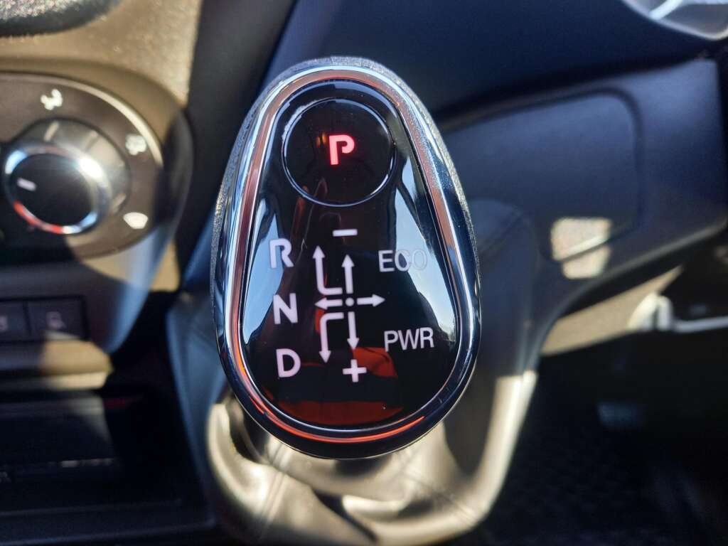 IVECO DAILY 70C18 180HP 6.1 MTR DROPSIDE