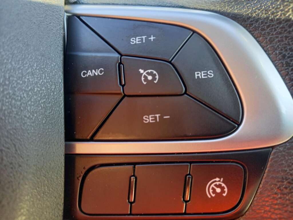 IVECO DAILY 70C18 180HP 6.1 MTR DROPSIDE