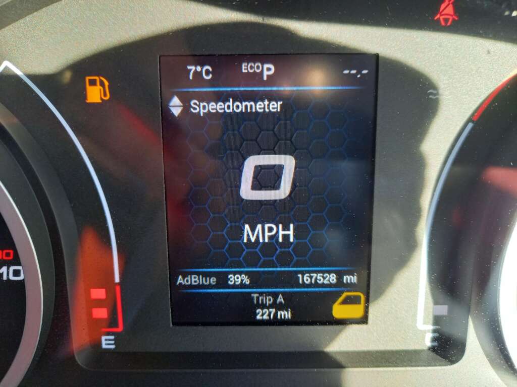 IVECO DAILY 70C18 180HP 6.1 MTR DROPSIDE