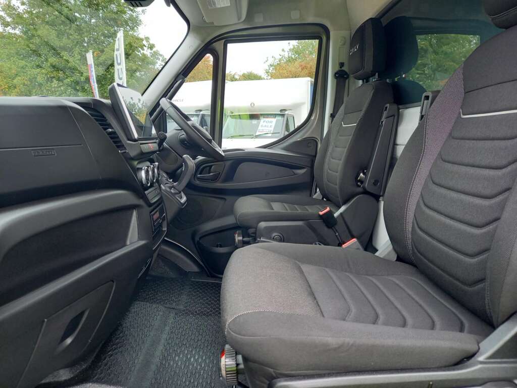 Iveco Daily 3.0D HPI 21V 210HP  72C 5100 Hi Matic XLWB Euro 6 2dr (DRW)