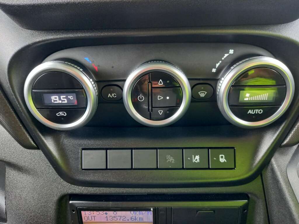 Iveco Daily 3.0D HPI 21V 210HP  72C 5100 Hi Matic XLWB Euro 6 2dr (DRW)