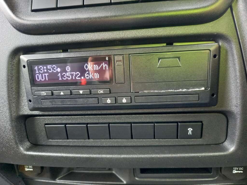 Iveco Daily 3.0D HPI 21V 210HP  72C 5100 Hi Matic XLWB Euro 6 2dr (DRW)