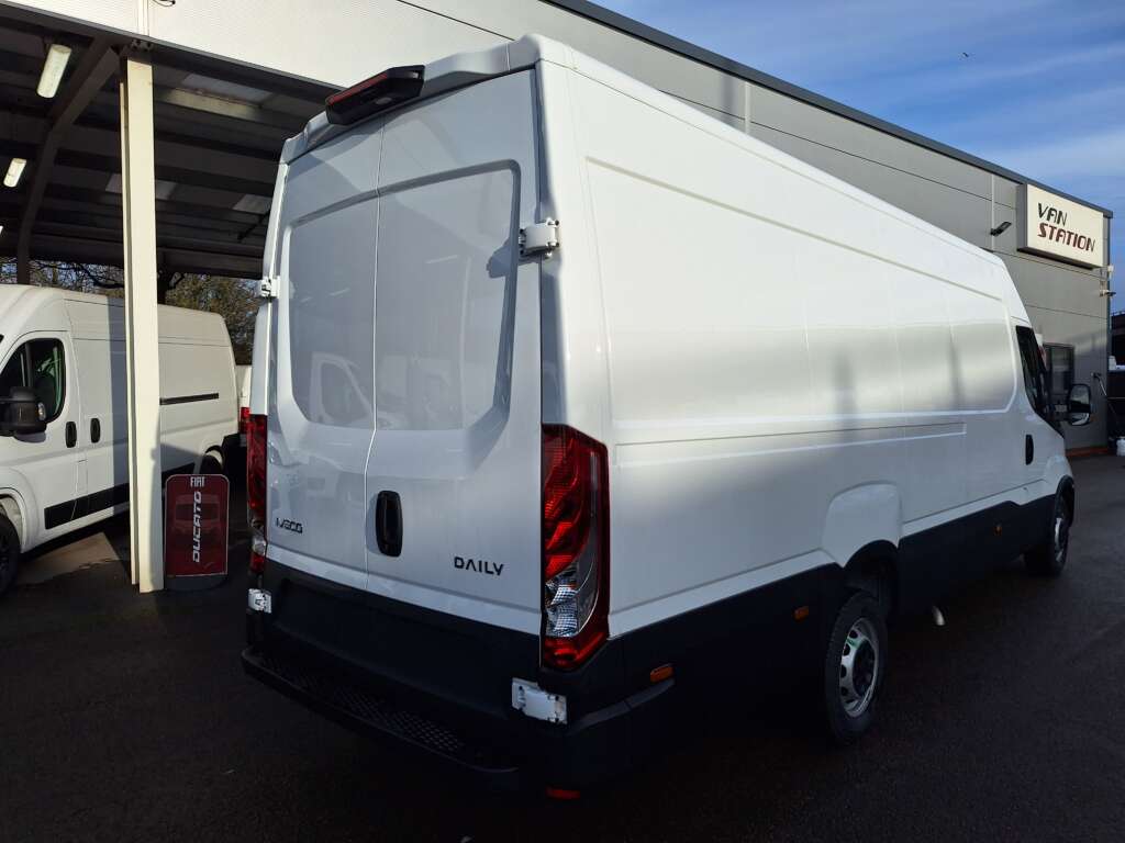 Iveco Daily 2.3D HPI 16V 35S 4100 HiMatic LWB H2 Euro 6 (s/s) 5dr