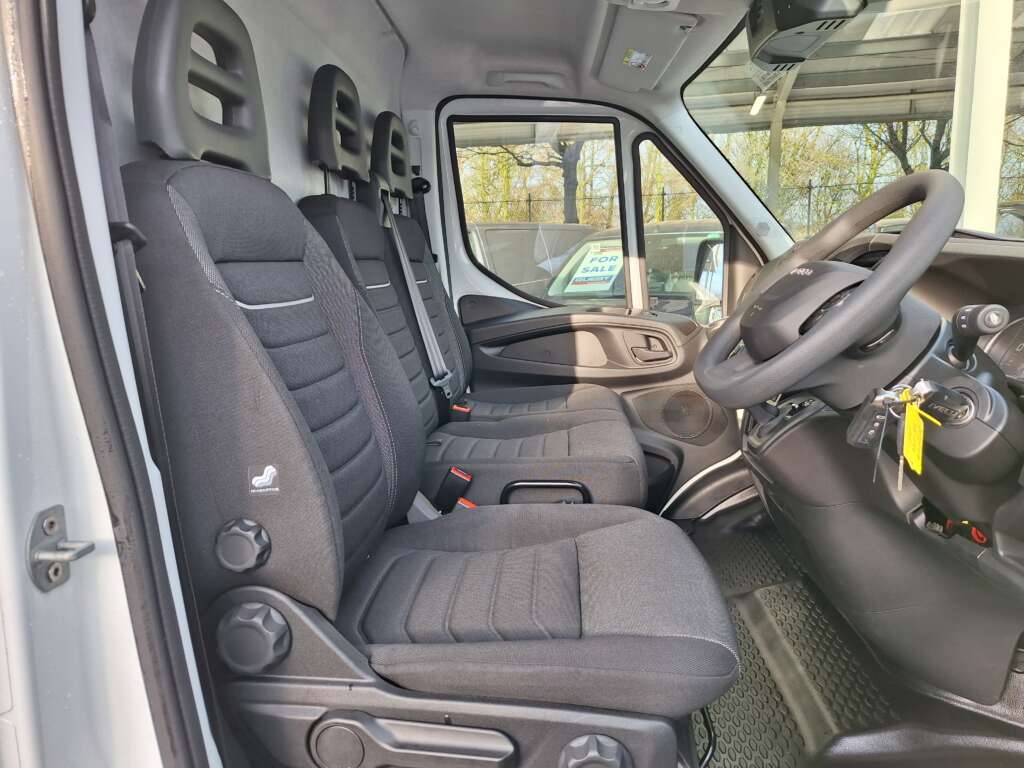 Iveco Daily 2.3D HPI 16V 35S 4100 HiMatic LWB H2 Euro 6 (s/s) 5dr