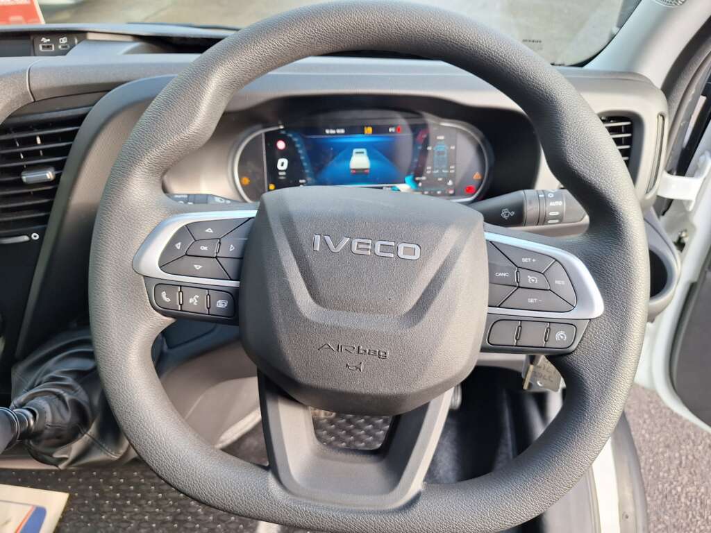 Iveco Daily 2.3D HPI 14V 35C 4100 LWB Euro 6 (s/s) 2dr (DRW)