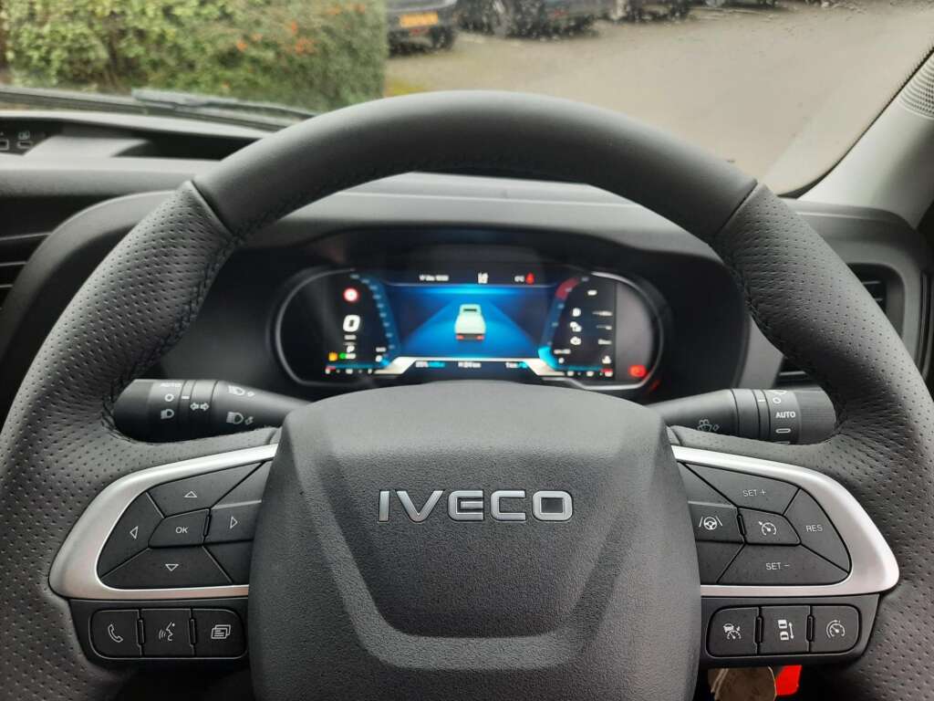 Iveco Daily 2.3D HPI 16V 35S 3750 HiMatic LWB Euro 6 (s/s) 2dr