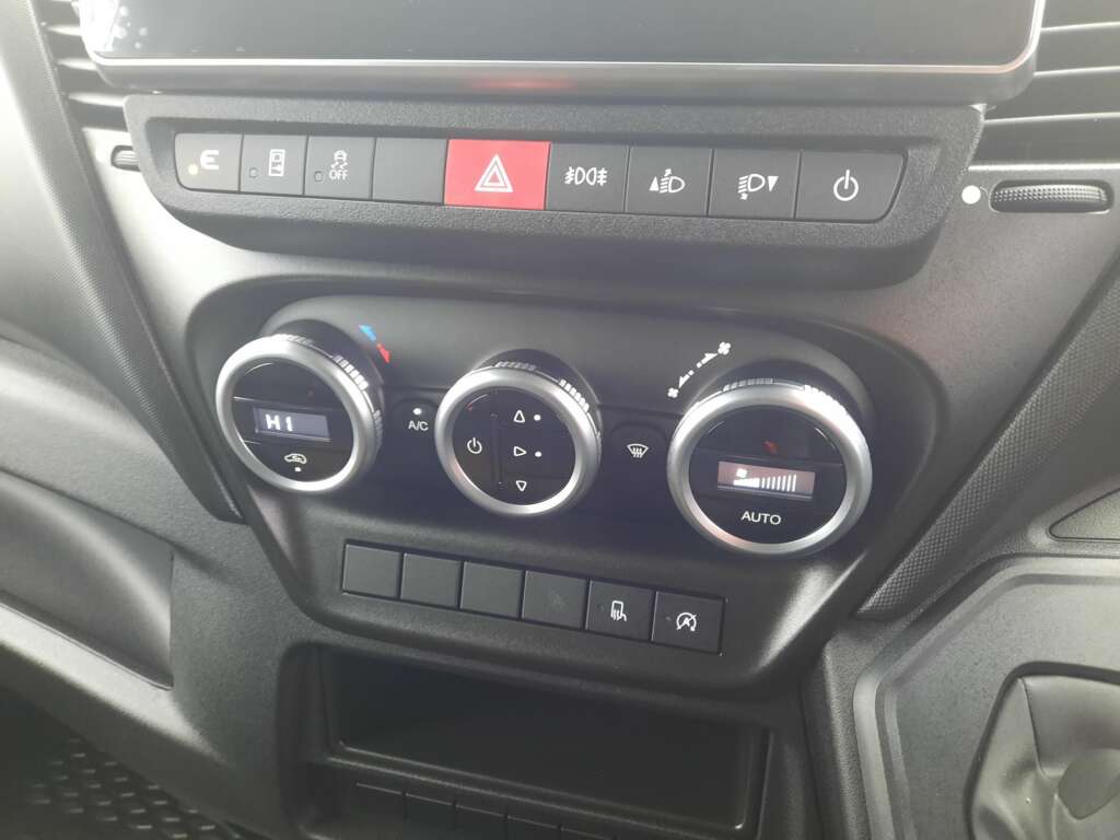 Iveco Daily 2.3D HPI 16V 35S 3750 HiMatic LWB Euro 6 (s/s) 2dr