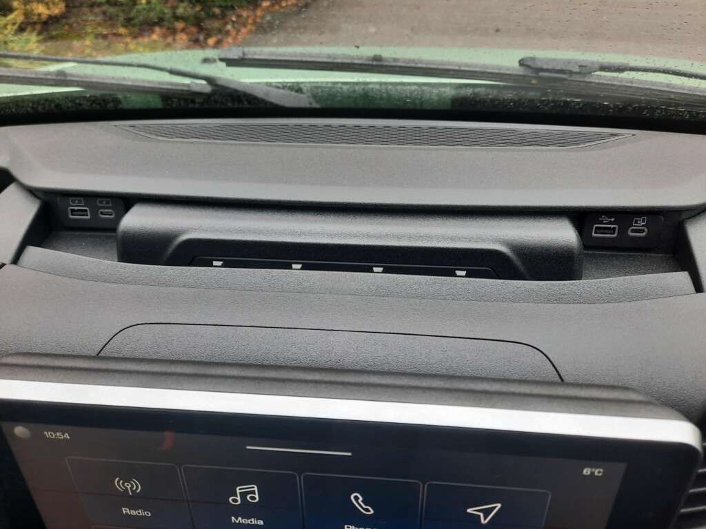 Iveco Daily 2.3D HPI 16V 35S 3750 HiMatic LWB Euro 6 (s/s) 2dr